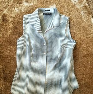 Jones New York sleeveless button down